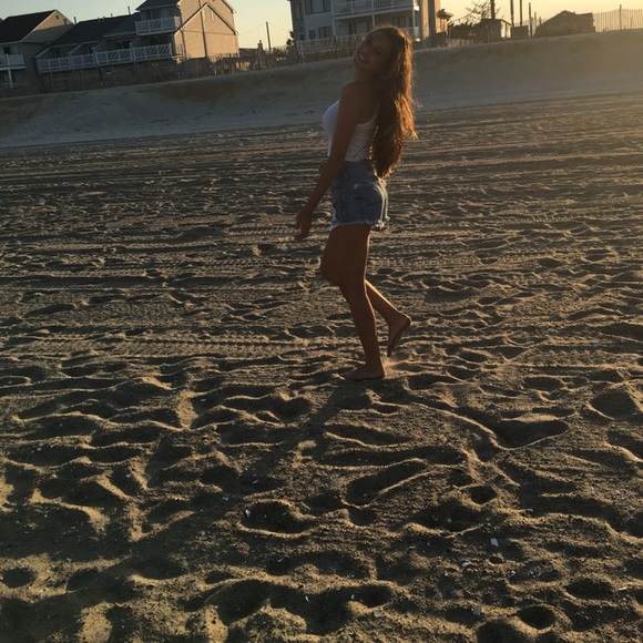 Meet your Posher, Kendall - Picture 1 of 1